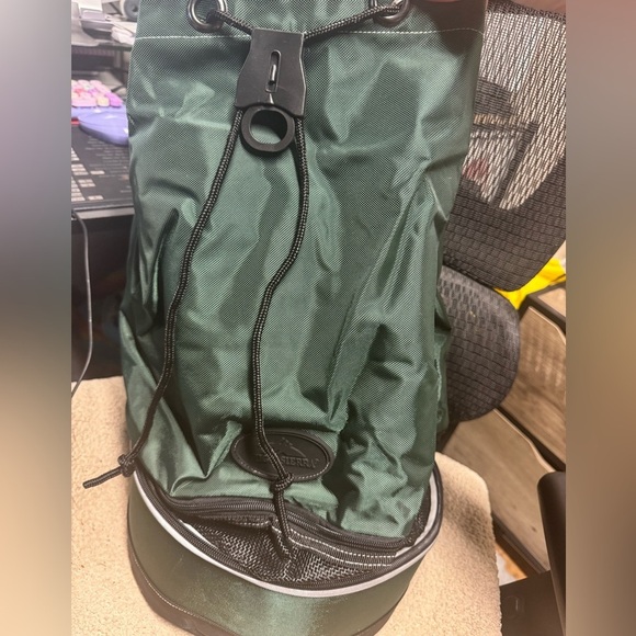 HIGH SIERRA Tri-Compartment Drop Bottom Travel Picnic Lunch Camping Cooler Bag - Picture 4 of 6